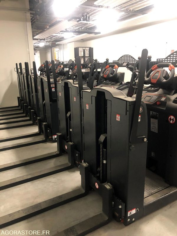 Gerbeur à plateforme élevable - Apilador: foto 3 Gerbeur à plateforme élevable - Apilador: foto 3