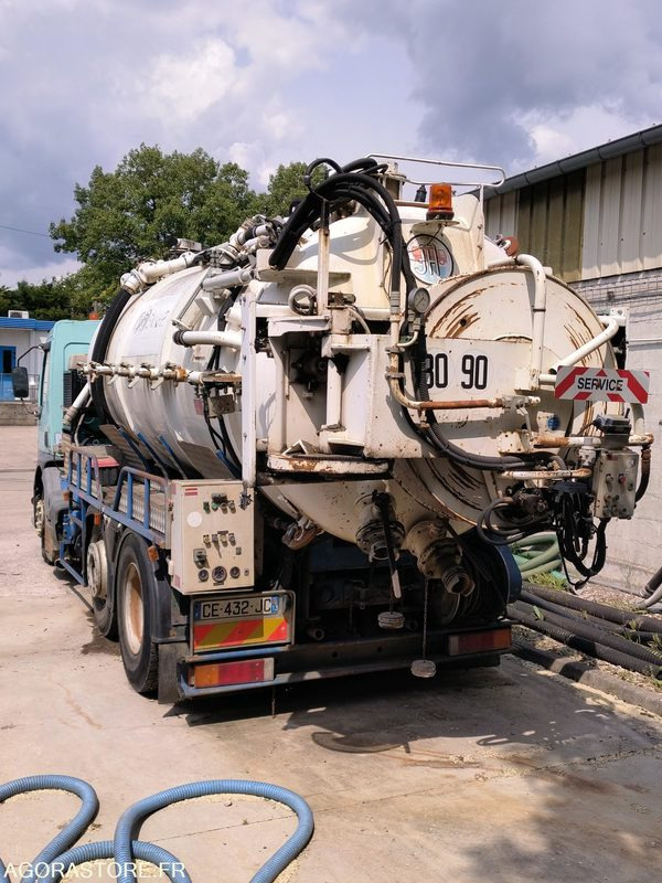 Hydrocureur HUWER RENAULT 24 T CE432JC (VENTE UNIQUEMENT EXPORT) - Limpieza de alcantarillado: foto 4 Hydrocureur HUWER RENAULT 24 T CE432JC (VENTE UNIQUEMENT EXPORT) - Limpieza de alcantarillado: foto 4