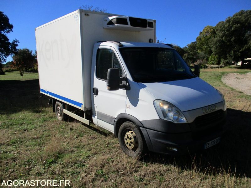 IVECO 35S13 de 2013 426915Kms "d'autoroute"chassis cabine frigorifique - Frigorífico furgoneta: foto 2 IVECO 35S13 de 2013 426915Kms "d'autoroute"chassis cabine frigorifique - Frigorífico furgoneta: foto 2