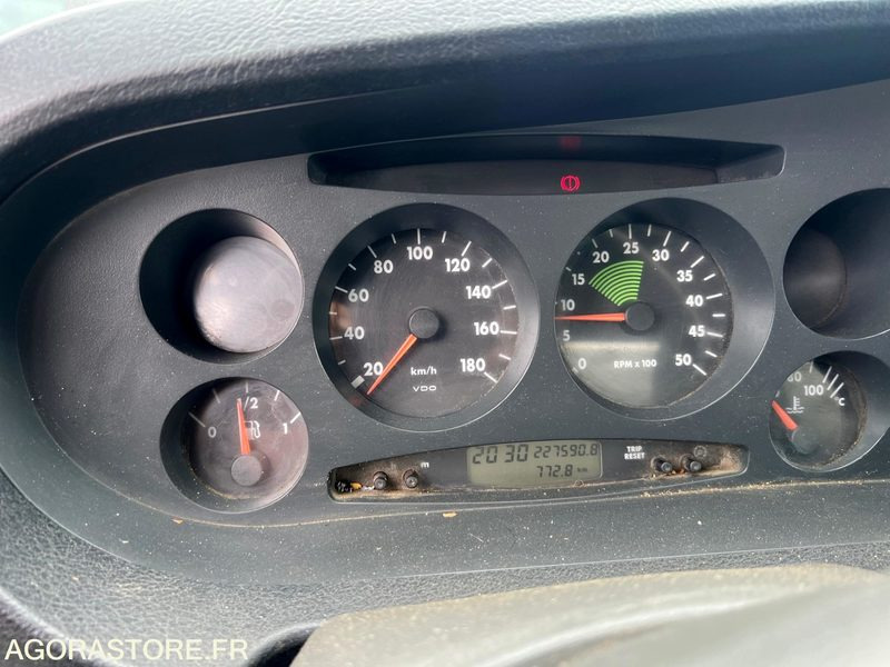 IVECO BENNE 35C12 - Volquete furgoneta: foto 5 IVECO BENNE 35C12 - Volquete furgoneta: foto 5