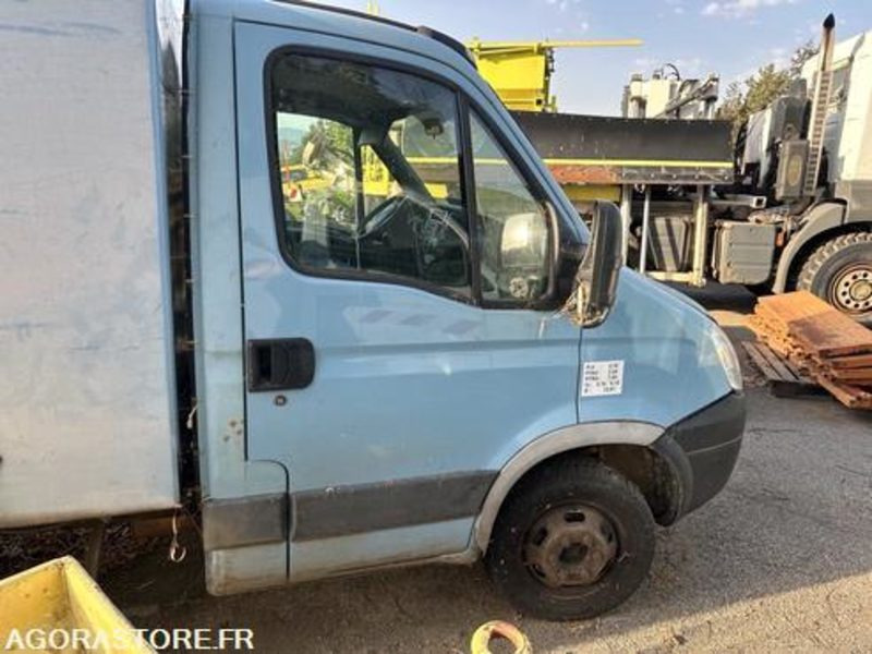 IVECO DAILY - 2009 - 176370KM - AB323ZN - Furgón: foto 3 IVECO DAILY - 2009 - 176370KM - AB323ZN - Furgón: foto 3