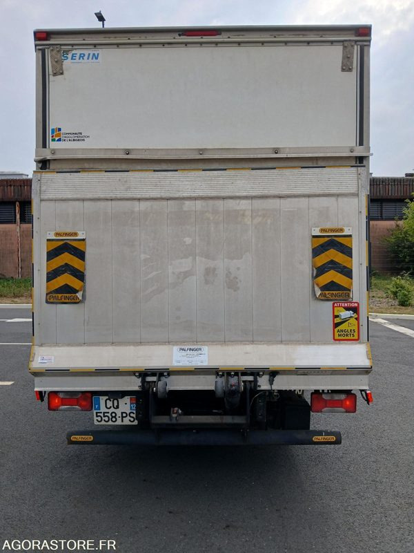 IVECO DAILY 35C12 - 205CV - HAYON - Furgón: foto 4 IVECO DAILY 35C12 - 205CV - HAYON - Furgón: foto 4