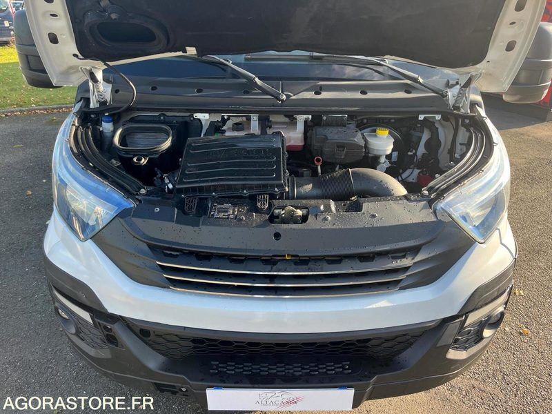 IVECO DAILY GAZ 35C14 - 2018 / 127000km / EZ452DW - Furgón: foto 4 IVECO DAILY GAZ 35C14 - 2018 / 127000km / EZ452DW - Furgón: foto 4