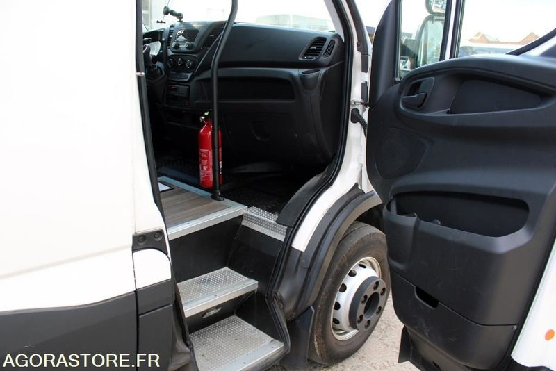 Minibús, Furgoneta de pasajeros Iveco Daily / 7.5m /  CNG / Airco / Automatique: foto 9