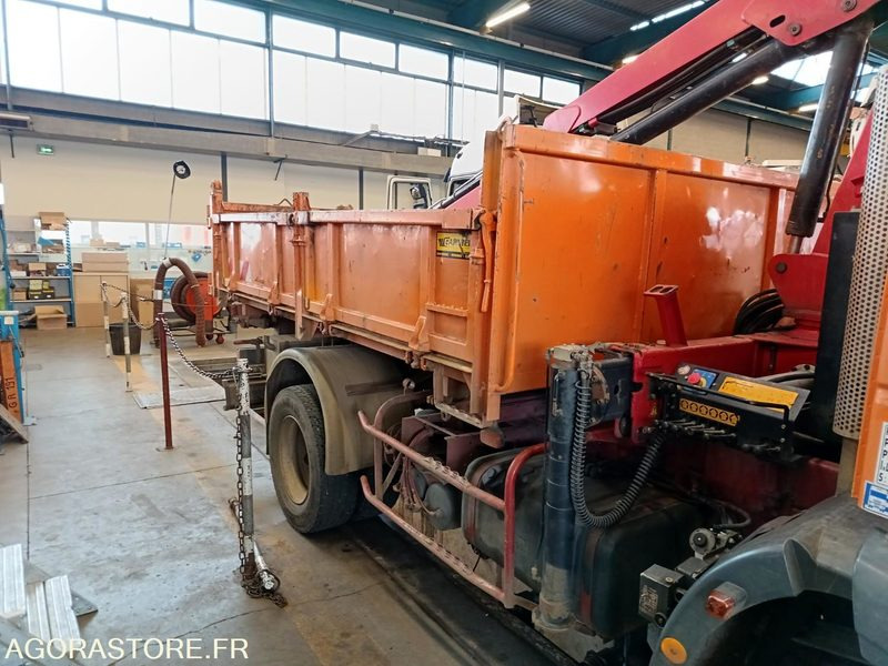 Iveco euro Cargo 120E18 BC313FS - Volquete furgoneta: foto 4 Iveco euro Cargo 120E18 BC313FS - Volquete furgoneta: foto 4