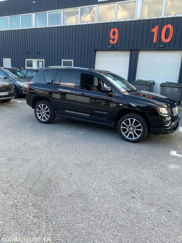 JEEP COMPASS LIMITED 2014 102852KM - SUV/ Todoterreno: foto 3 JEEP COMPASS LIMITED 2014 102852KM - SUV/ Todoterreno: foto 3