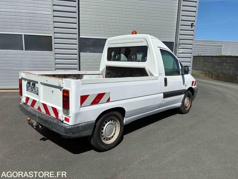 JUMPY PICK UP 1,9L D 70cv 243000KM - Volquete furgoneta: foto 2 JUMPY PICK UP 1,9L D 70cv 243000KM - Volquete furgoneta: foto 2