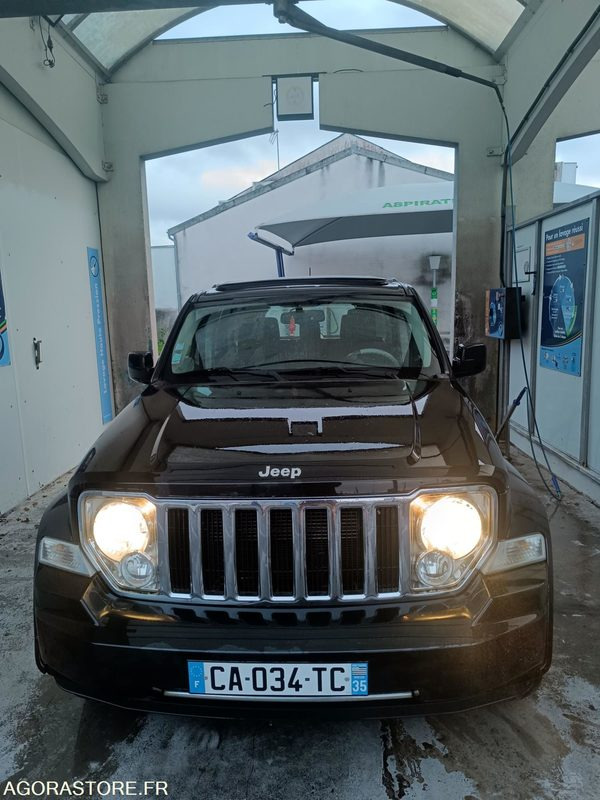 Jeep Cherokee IV 2.8 CRD Jamboree - 2009 - 193 000 KM - Coche: foto 1 Jeep Cherokee IV 2.8 CRD Jamboree - 2009 - 193 000 KM - Coche: foto 1