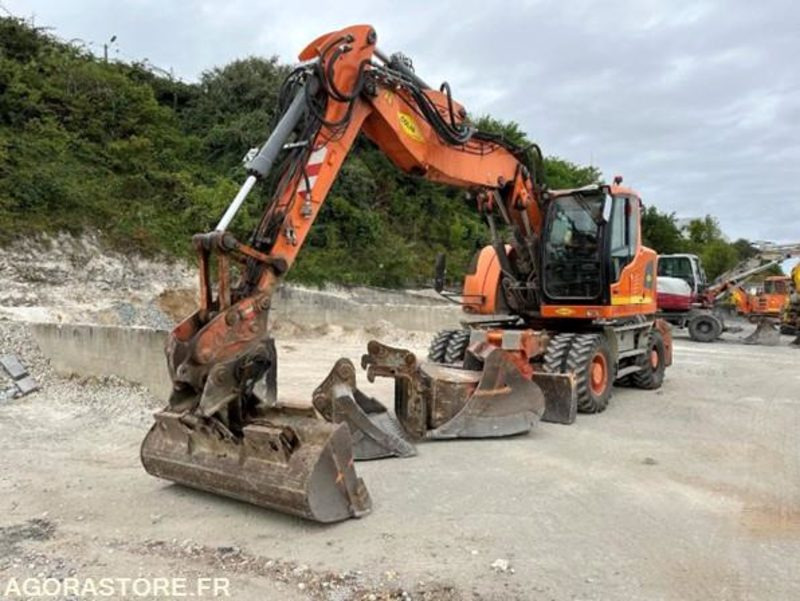 Liebherr A918 COMPACT - 2014 / 15000 HEURES - Excavadora: foto 1 Liebherr A918 COMPACT - 2014 / 15000 HEURES - Excavadora: foto 1