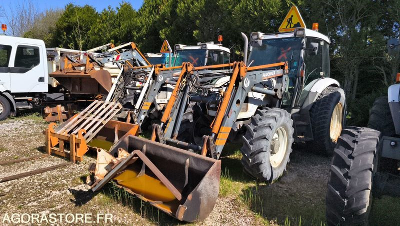 Lot Renault - Tracteur ergos 110-CF 056 - 2001 - 11404 et CHARGEUR FAUCHEUX TRF0 - Tractor: foto 1 Lot Renault - Tracteur ergos 110-CF 056 - 2001 - 11404 et CHARGEUR FAUCHEUX TRF0 - Tractor: foto 1