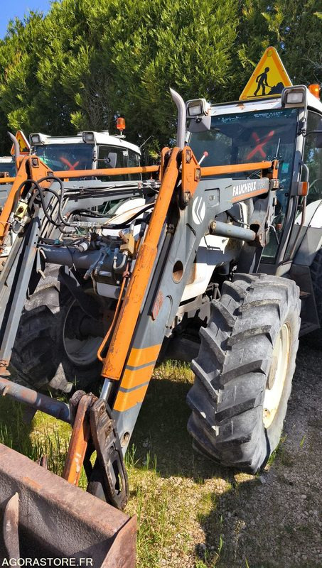 Lot Renault - Tracteur ergos 110-CF 056 - 2001 - 11404 et CHARGEUR FAUCHEUX TRF0 - Tractor: foto 2 Lot Renault - Tracteur ergos 110-CF 056 - 2001 - 11404 et CHARGEUR FAUCHEUX TRF0 - Tractor: foto 2