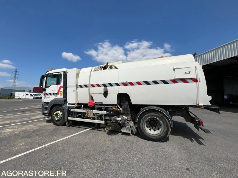 MAN EUROVOIRIE THP + Moteur auxiliaire John Deer - 2015 / 7300H (MA544) - Barredora vial: foto 2 MAN EUROVOIRIE THP + Moteur auxiliaire John Deer - 2015 / 7300H (MA544) - Barredora vial: foto 2