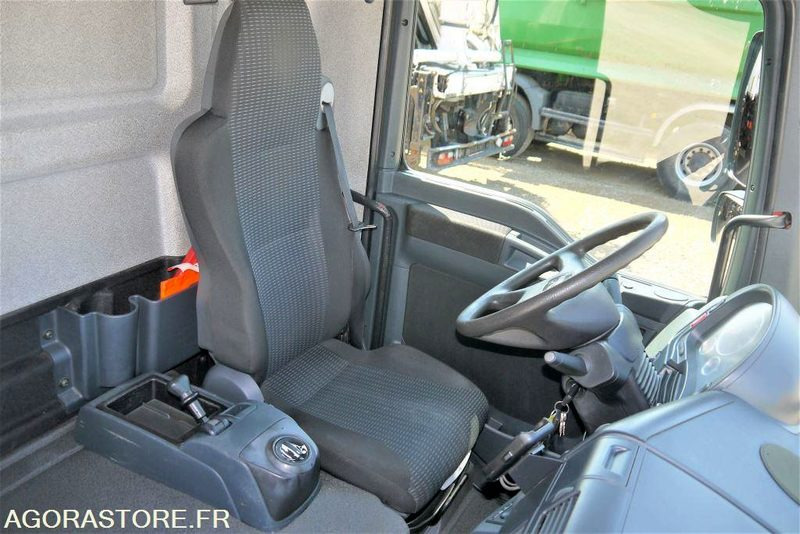 MAN TGL 7.150 ANNEE 2011- 7.5T - 385 000 KMS - Camión caja cerrada: foto 5 MAN TGL 7.150 ANNEE 2011- 7.5T - 385 000 KMS - Camión caja cerrada: foto 5