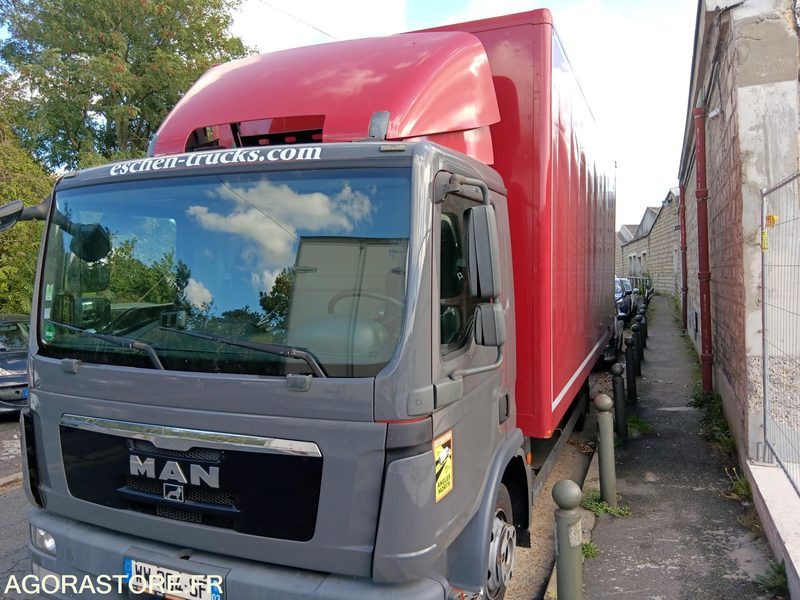 MAN TGL 7.150 ANNEE 2011- 7.5T - 385 000 KMS - Camión caja cerrada: foto 2 MAN TGL 7.150 ANNEE 2011- 7.5T - 385 000 KMS - Camión caja cerrada: foto 2