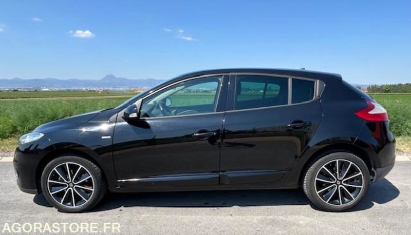 MEGANE 1.2 L TCE 115 CH BOSE EDITION - 2013 - 97 595 kms - Coche: foto 3 MEGANE 1.2 L TCE 115 CH BOSE EDITION - 2013 - 97 595 kms - Coche: foto 3
