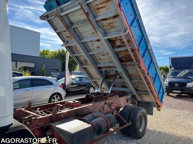 MERCEDES 809 D BENNE 7T5 - 1990 - 186 490km NOMBREUX TRAVAUX EFFECTUES/FACTURES - Volquete furgoneta: foto 5 MERCEDES 809 D BENNE 7T5 - 1990 - 186 490km NOMBREUX TRAVAUX EFFECTUES/FACTURES - Volquete furgoneta: foto 5