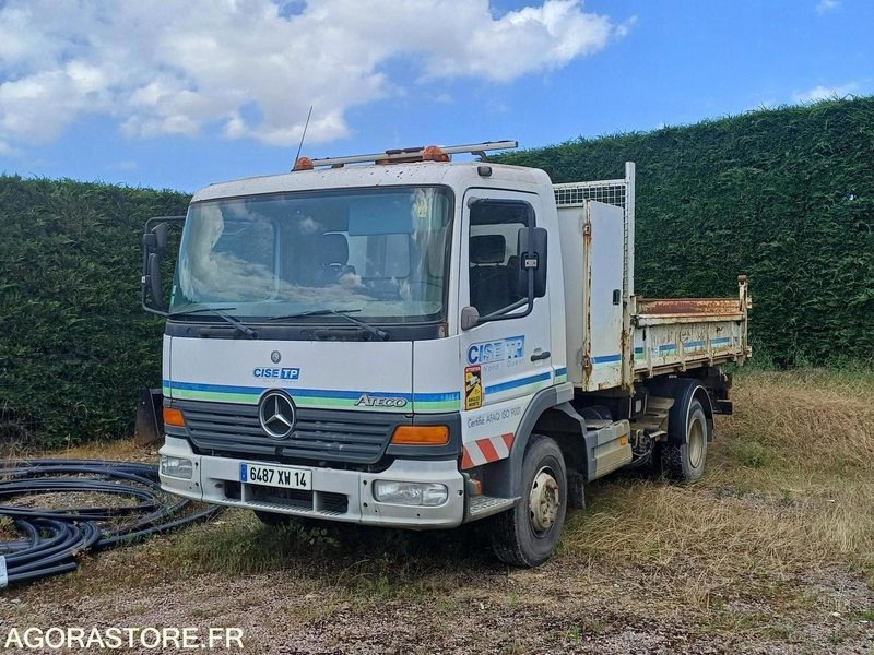 MERCEDES - ATEGO B 918 BENNE AVEC COFFRE - 2002 / 321065KMS (09/2019) - 6487XW14 - Volquete camión: foto 2 MERCEDES - ATEGO B 918 BENNE AVEC COFFRE - 2002 / 321065KMS (09/2019) - 6487XW14 - Volquete camión: foto 2