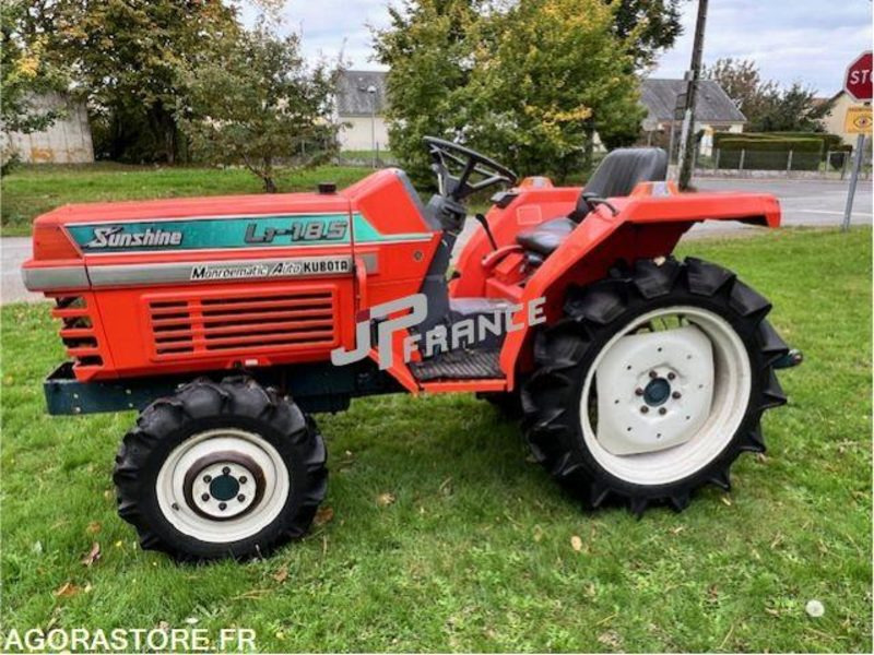 MICROTRACTEUR KUBOTA L1-185 4RM 3 CYLINDRES DIESEL 1300CM3 DANS L'ETAT - Tractor: foto 2 MICROTRACTEUR KUBOTA L1-185 4RM 3 CYLINDRES DIESEL 1300CM3 DANS L'ETAT - Tractor: foto 2