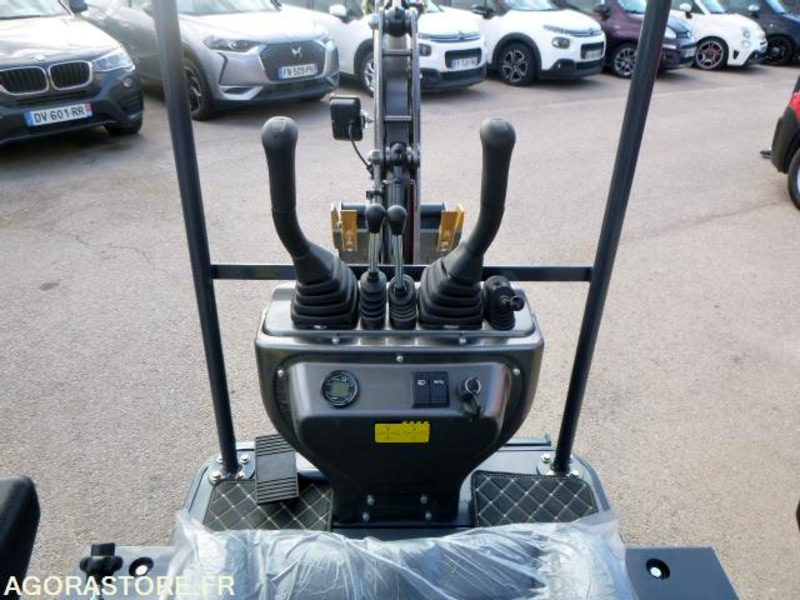 Excavadora MINIPELLE YCW 1T5 EURO5 -2025 - NEUF: foto 9