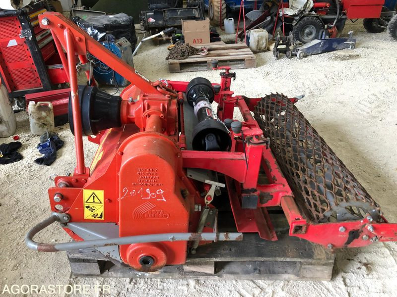 Enfouisseur de pierres DAIRON RD100NIV pour micro tracteur 22-35CV - Maquinaria agrícola: foto 1 Enfouisseur de pierres DAIRON RD100NIV pour micro tracteur 22-35CV - Maquinaria agrícola: foto 1