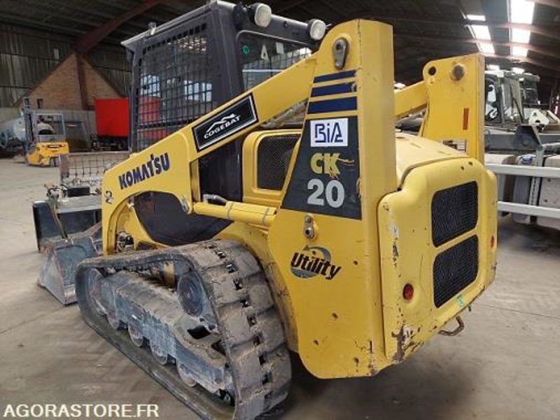 Mini Chargeuse KOMATSU CK 20 Hres 1640 Godet + Lame + Godet multiservice - Cargadora: foto 4 Mini Chargeuse KOMATSU CK 20 Hres 1640 Godet + Lame + Godet multiservice - Cargadora: foto 4
