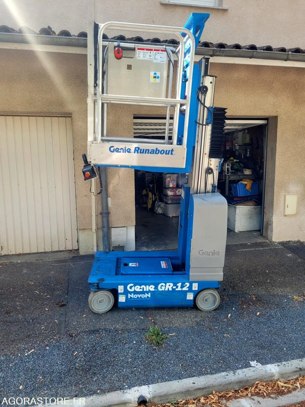 NACELLE GENIE GR12 NOVON 1H40 D'UTILISATION + REMORQUE 2 TONES ROUE DOLBY - Herramienta/ Equipo: foto 2 NACELLE GENIE GR12 NOVON 1H40 D'UTILISATION + REMORQUE 2 TONES ROUE DOLBY - Herramienta/ Equipo: foto 2