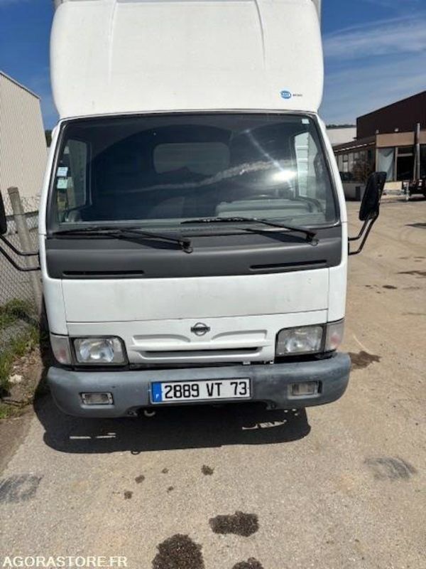 NISSAN CABSTAR.E 120 2003 87000 KM AVEC HAYON - Furgón: foto 2 NISSAN CABSTAR.E 120 2003 87000 KM AVEC HAYON - Furgón: foto 2