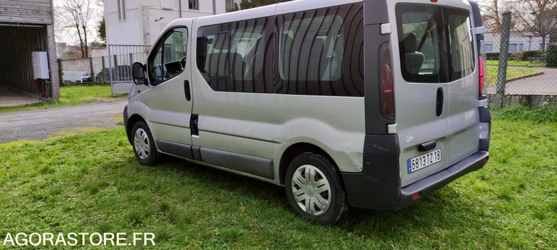 Opel Vivaro - 2006 - 227300kms - 6813 TZ 18 - Minibús, Furgoneta de pasajeros: foto 1 Opel Vivaro - 2006 - 227300kms - 6813 TZ 18 - Minibús, Furgoneta de pasajeros: foto 1