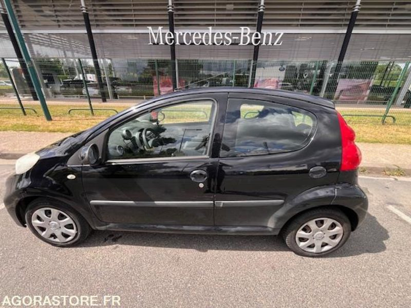 PEUGEOT 107 1.4 HDI TRENDY - Coche: foto 3 PEUGEOT 107 1.4 HDI TRENDY - Coche: foto 3