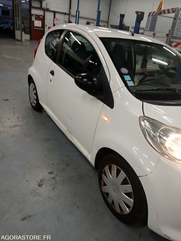 PEUGEOT 107 - 2008 - 142642 KM - Coche: foto 2 PEUGEOT 107 - 2008 - 142642 KM - Coche: foto 2