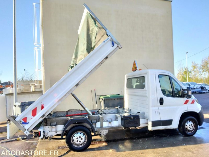 PEUGEOT BOXER benne basculante - 2015 - 112006 km - GAZOLE - Volquete furgoneta: foto 1 PEUGEOT BOXER benne basculante - 2015 - 112006 km - GAZOLE - Volquete furgoneta: foto 1