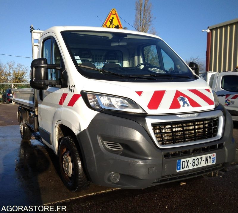 PEUGEOT BOXER benne basculante - 2015 - 112006 km - GAZOLE - Volquete furgoneta: foto 2 PEUGEOT BOXER benne basculante - 2015 - 112006 km - GAZOLE - Volquete furgoneta: foto 2
