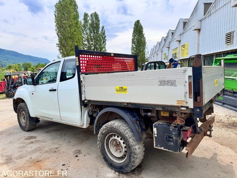 PICKUP 4x4 AVEC BENNE ELECTRIQUE ISUZU D-MAX TFS86 - ANNEE 2015 - 122500 KMS - Pick-up: foto 4 PICKUP 4x4 AVEC BENNE ELECTRIQUE ISUZU D-MAX TFS86 - ANNEE 2015 - 122500 KMS - Pick-up: foto 4