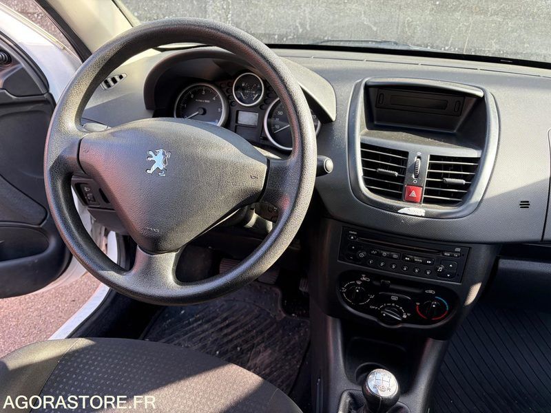 Peugeot 206+ / 2009 / AJ-607-CA / 172 000 kms estimés - Coche: foto 3 Peugeot 206+ / 2009 / AJ-607-CA / 172 000 kms estimés - Coche: foto 3