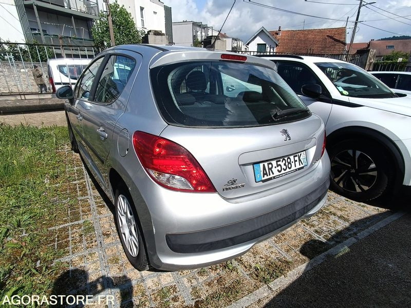 Peugeot 207 1.4 HDi 5 portes 2010 170 000 km - Coche: foto 4 Peugeot 207 1.4 HDi 5 portes 2010 170 000 km - Coche: foto 4