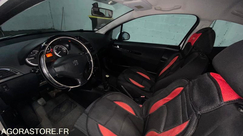 Peugeot 207 AFFAIRE 1.4 HDI 70 CV DERIV VP 233 220km 2010 - Coche: foto 5 Peugeot 207 AFFAIRE 1.4 HDI 70 CV DERIV VP 233 220km 2010 - Coche: foto 5