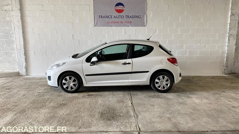 Peugeot 207 AFFAIRE 1.4 HDI 70 CV DERIV VP 233 220km 2010 - Coche: foto 2 Peugeot 207 AFFAIRE 1.4 HDI 70 CV DERIV VP 233 220km 2010 - Coche: foto 2