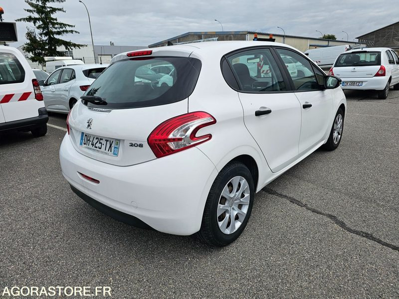Peugeot 208 - 2014 - 134673km - DH425TX - Coche: foto 3 Peugeot 208 - 2014 - 134673km - DH425TX - Coche: foto 3