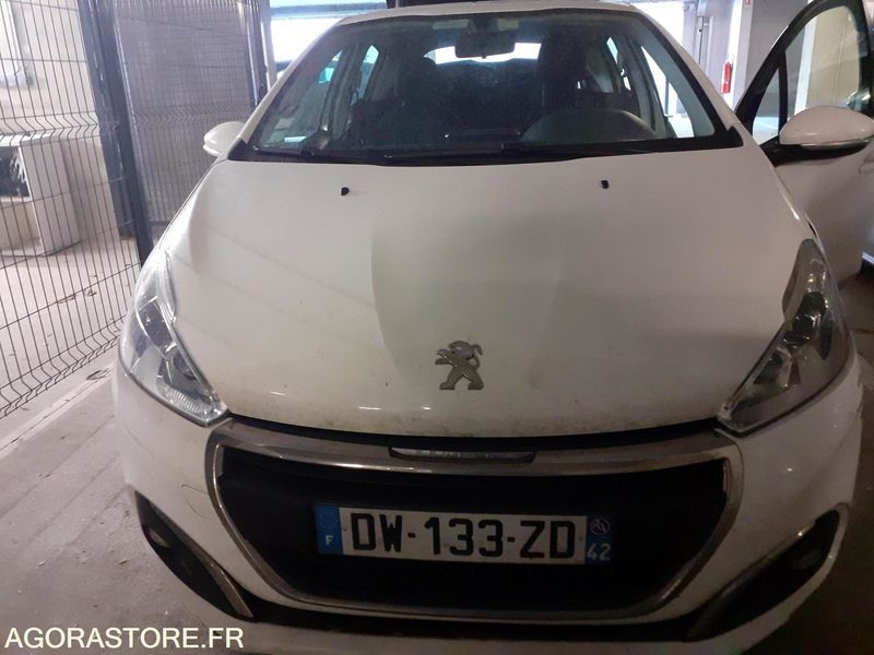 Peugeot 208 - 2015 - 195014kms - Coche: foto 1 Peugeot 208 - 2015 - 195014kms - Coche: foto 1