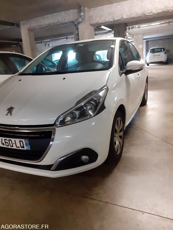 Peugeot 208 - 2016 - 181646kms - Coche: foto 2 Peugeot 208 - 2016 - 181646kms - Coche: foto 2