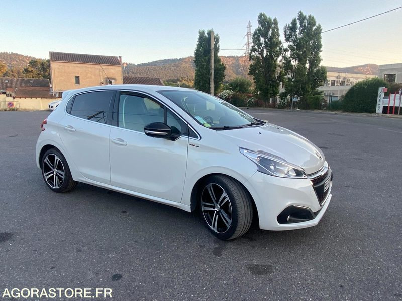 Peugeot 208 gt line - 2016 - 94384km - Coche: foto 2 Peugeot 208 gt line - 2016 - 94384km - Coche: foto 2