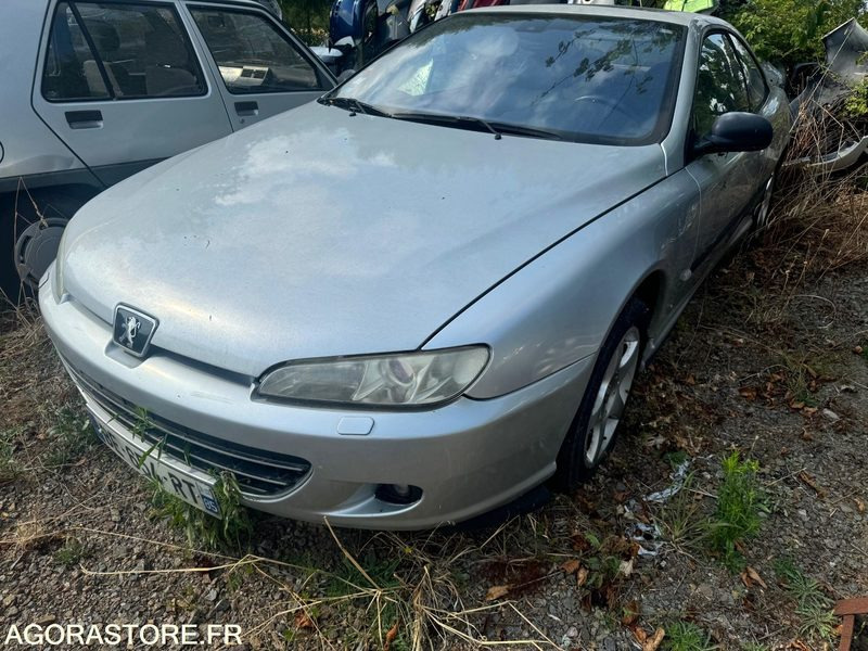 Peugeot 406 Coupé Phase 2 - 2.2 HDI - 271 000 Km - Coche: foto 2 Peugeot 406 Coupé Phase 2 - 2.2 HDI - 271 000 Km - Coche: foto 2