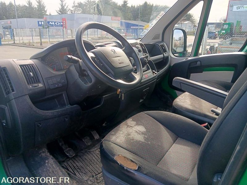 Peugeot BOXER V8M11230 - 2016 - 196666 KM - Volquete furgoneta: foto 5 Peugeot BOXER V8M11230 - 2016 - 196666 KM - Volquete furgoneta: foto 5