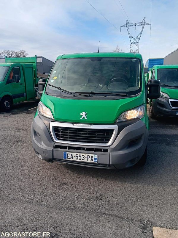 Peugeot BOXER V8M11230 - 2016 - 196666 KM - Volquete furgoneta: foto 2 Peugeot BOXER V8M11230 - 2016 - 196666 KM - Volquete furgoneta: foto 2