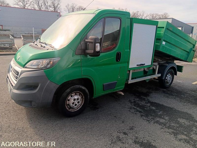 Peugeot BOXER V8M11230 - 2016 - 196666 KM - Volquete furgoneta: foto 1 Peugeot BOXER V8M11230 - 2016 - 196666 KM - Volquete furgoneta: foto 1
