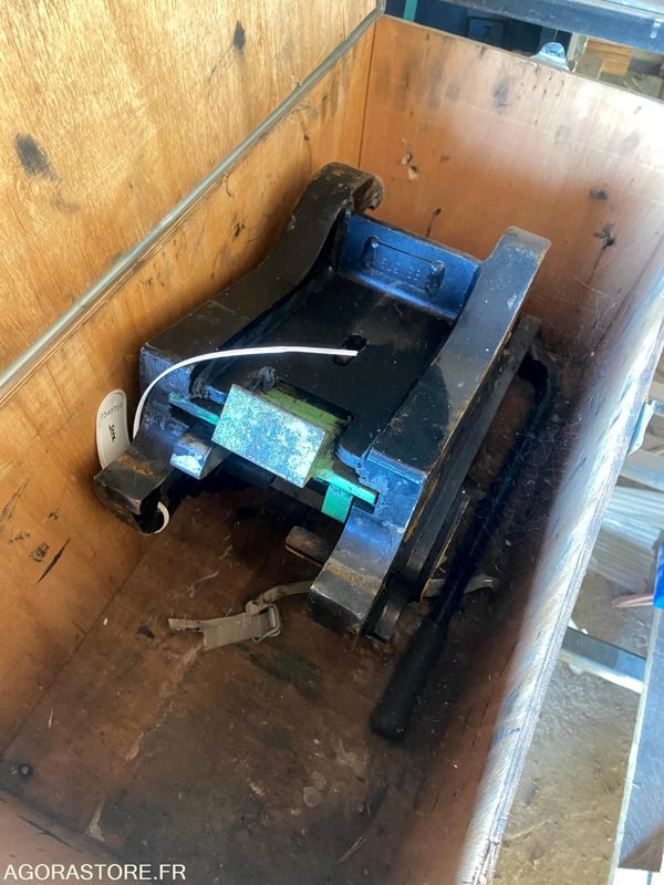 COUPLEUR MECANIQUE POUR PELLE ENTRE 6 TONNES ET 9 TONNES GEITH QC50M - Piezas de recambio para Maquinaria de construcción: foto 2 COUPLEUR MECANIQUE POUR PELLE ENTRE 6 TONNES ET 9 TONNES GEITH QC50M - Piezas de recambio para Maquinaria de construcción: foto 2