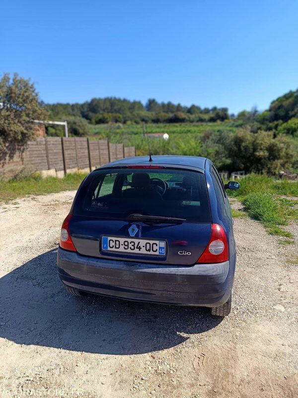 RENAULT CLIO 1.2 60CH - 2004 - 174530KMS - Coche: foto 4 RENAULT CLIO 1.2 60CH - 2004 - 174530KMS - Coche: foto 4