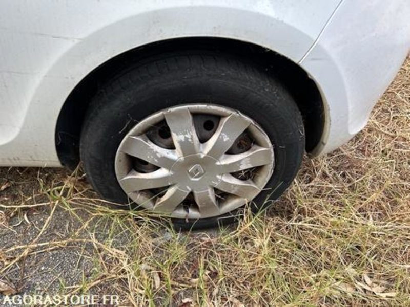 RENAULT CLIO - 1998 - 87625KM - CY588MA - Coche: foto 4 RENAULT CLIO - 1998 - 87625KM - CY588MA - Coche: foto 4