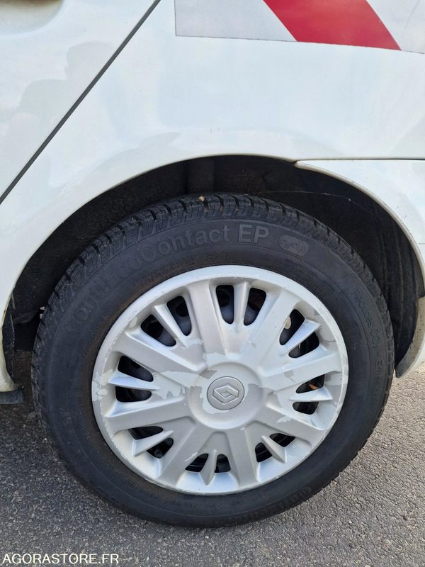 Coche RENAULT CLIO 2 - LOT N°2: foto 8 Coche RENAULT CLIO 2 - LOT N°2: foto 8