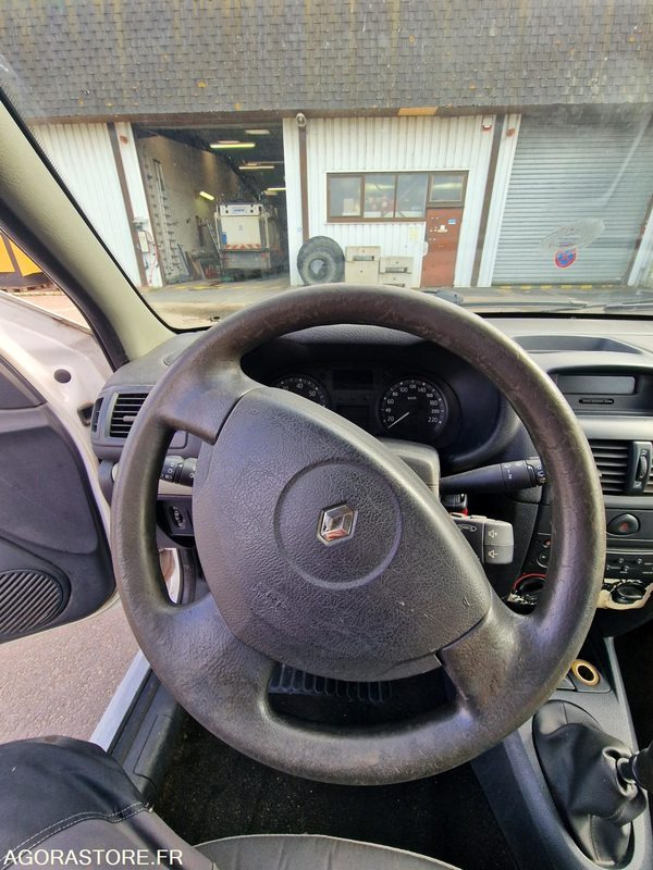 Coche RENAULT CLIO 2 - LOT N°2: foto 16 Coche RENAULT CLIO 2 - LOT N°2: foto 16